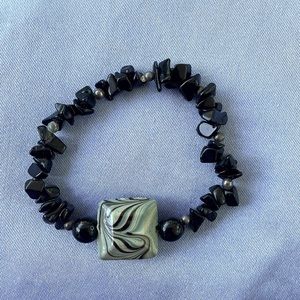 ❤️ FREE WITH ANY PURCHASE! Stretchy bracelet